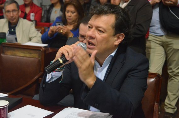 <p>Se piden garantías para el debate de infraestructura más importante del país que se dará en Bogotá sobre el metro</p>