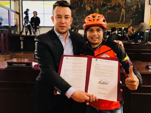 <p>Pasa a manos del Alcalde Mayor la Sanción de una Política Pública de la bici en Bogotá.</p>