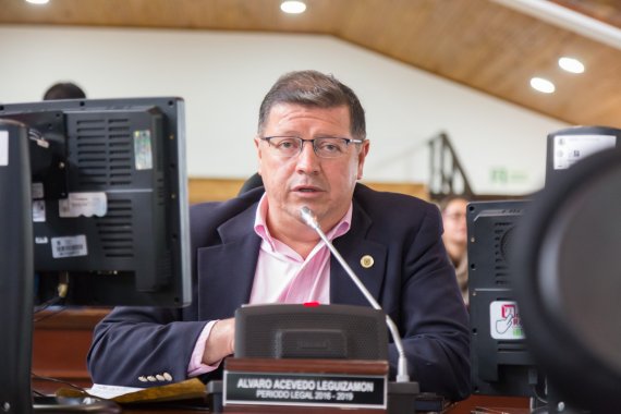 <p>El Concejal Álvaro Acevedo solicita revisar las inconsistencias en materia de estratificación de predios en la capital.</p>