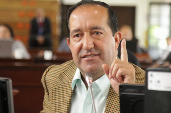 <p>''La escuela de padres será obligatoria en los colegios de Bogotá y es el mecanismo más acertado para combatir la corrupción desde la niñez'' Concejal Emel Rojas Castillo''</p>