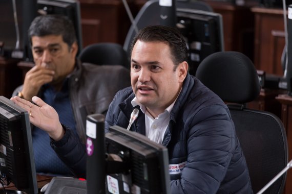 <p>Por fin, se hizo justicia con los parqueaderos de El Campín: concejal Acosta</p>