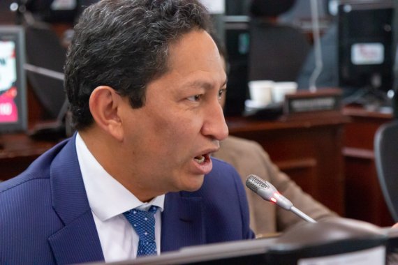 <p>Concejal Roger Carrillo pide aclaración sobre posible parentesco del Secretario de Movilidad con Empresarios de Taxis</p>