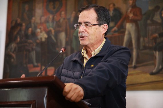 <p>Concejal Celio Nieves Herrera le cumple a la ciudad</p>