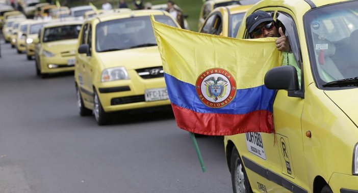 <p>Los taxistas tienen la razón en su protesta en contra de la ilegalidad: Senador Robledo y concejal Manuel Sarmiento</p>