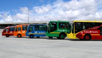 Con acciones judiciales buscan evitar millonario gasto para cambiar pintura de buses del SITP