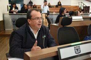 El polémico contrato de mobiliario urbano por el cual Bogotá sigue perdiendo millonarios recursos