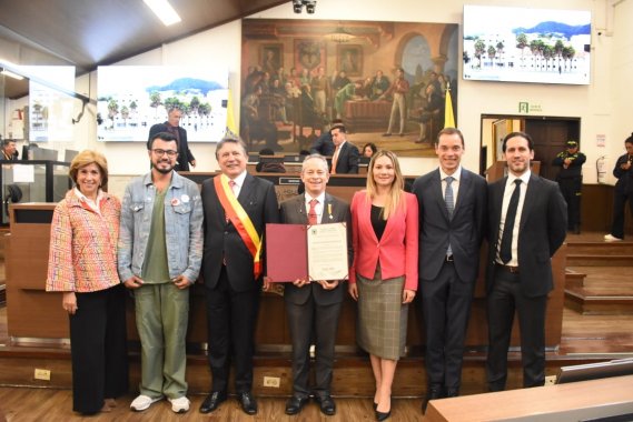 <p>La Corporación Universitaria Iberoamericana recibe reconocimiento por sus 50 años en el Concejo de Bogotá</p>