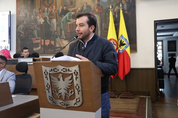 <p>Concejal Juan Manuel Díaz alerta sobre el preocupante estado de la salud mental de los cuidadores en Bogotá</p>