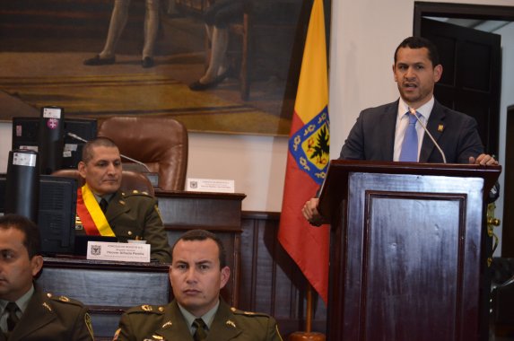 <p>Concejal Daniel Palacios solicita al Presidente Santos y Ministro de Defensa incrementó urgente del pie de fuerza en Bogotá</p>