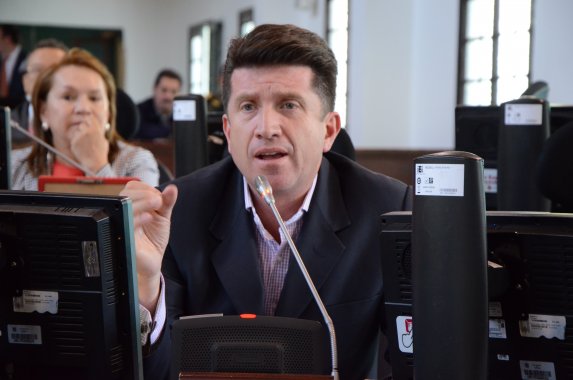 <p>“Mi compromiso es con la democracia, someteré a votación de la ciudadanía” algunas propuestas que presente en el Concejo de Bogotá </p>