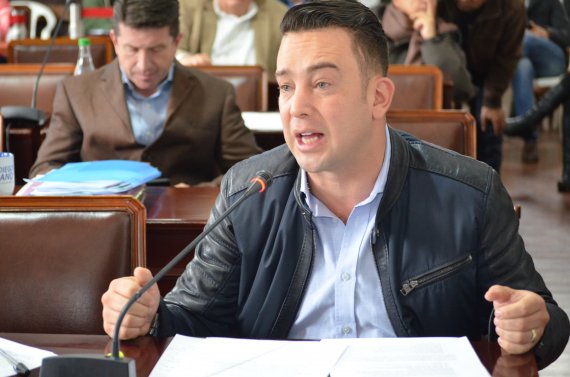 <p>Concejal Yefer Vega participa en plataforma digital que les permite a los ciudadanos tomar decisiones sobre temas claves de la ciudad</p>