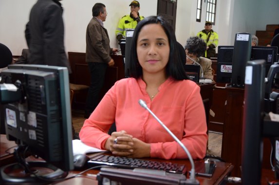 <p>Sentencia ordena al Distrito vincular laboralmente a mujer transgénero   </p>