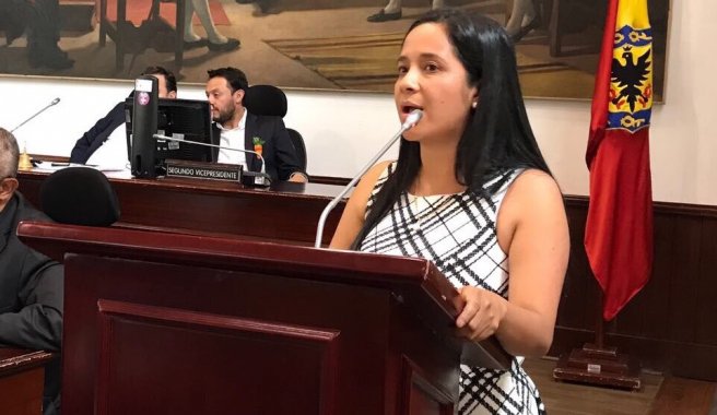 <p>Urge una formación profesional pública científica </p>