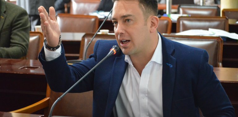 <p>‘Es más que justo reconocer la labor de la Fundación Hospital de la Misericordia y su invaluable aporte al país’: Concejal Yefer Vega</p>