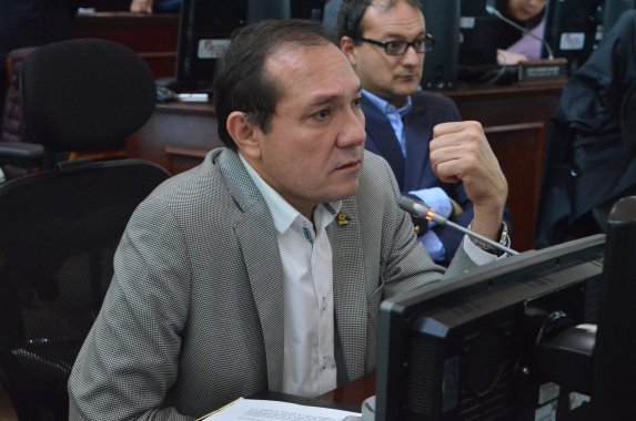 <p>Desde el Concejo solicitan suspender licitación del  sistema  de  aseo  para Bogotá </p>