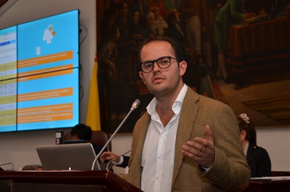 <p>Bogotá 24 horas debe contar con estudios que respalden su razón de ser</p>