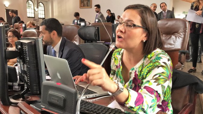 <p>“El estacionamiento en vía es una realidad y pasa a sanción del Alcalde tras ser aprobado en la plenaria del Concejo”: Angela Garzón</p>