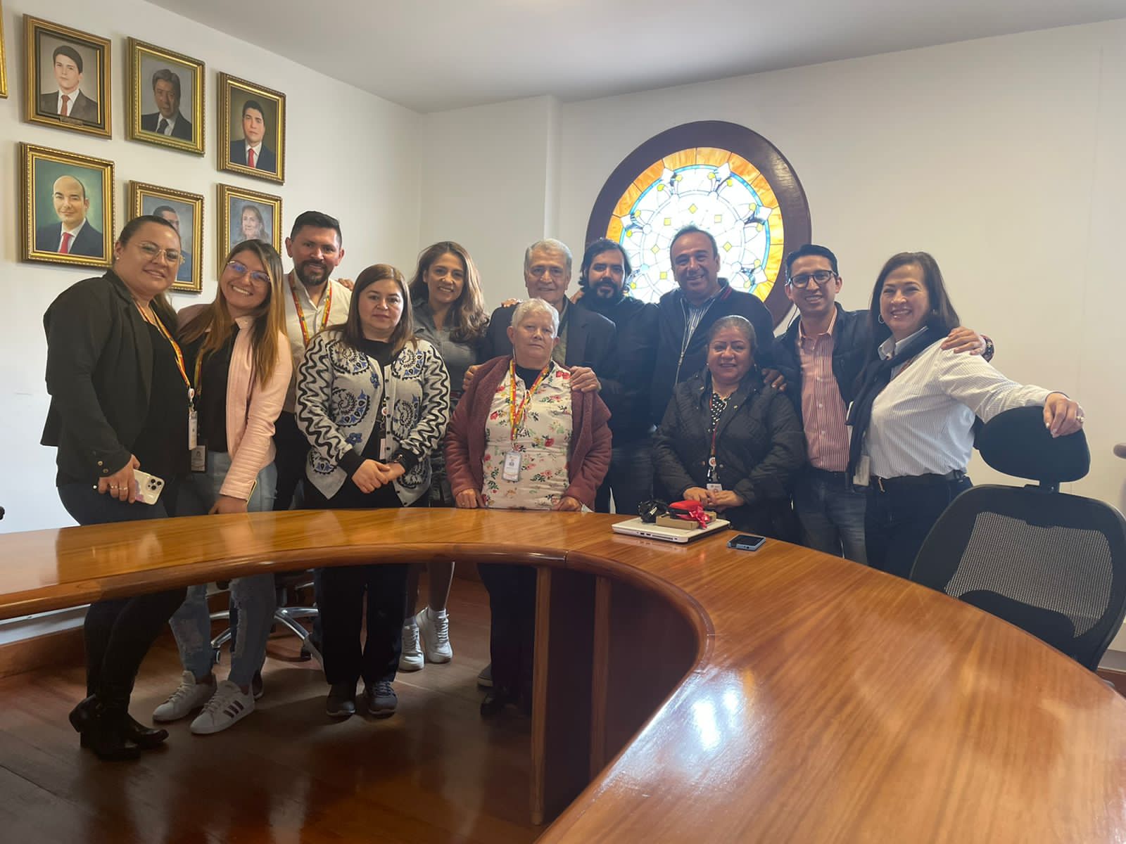 En esta foto aparecen los representantes de los sindicatos en reunión para realizar el acuerdo de negociación colectiva para el año 2022. Ubicación Salón presidentes del Concejo de Bogotá
