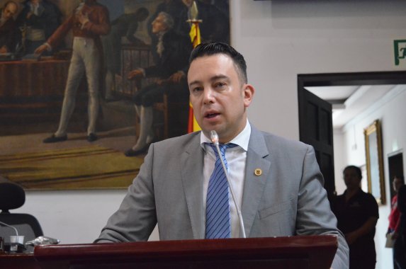 <p>Concejal Yefer Vega, solicitó plan de choque para garantizar derechos laborales de trabajadores de Aguas de Bogotá’</p>