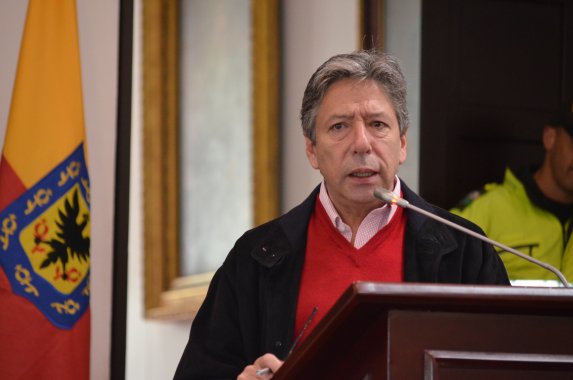 <p>Administración de Bogotá debería restringir el tránsito de motos con parrillero</p>