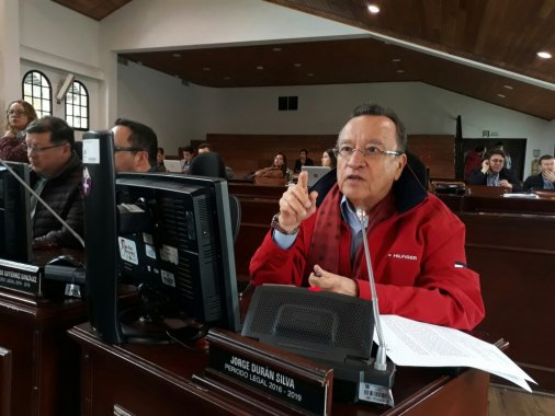 <p>Medida de prohibición de parrillero ha sido improvisada, Concejal Durán</p>