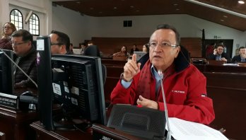 Medida de prohibición de parrillero ha sido improvisada, Concejal Durán