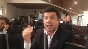 Tecnología para nueva fase de buses en transmilenio aún es insuficiente, queremos a Bogotá más sostenible y que los buses sean eléctricos Diego Molano