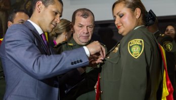 Presidente del Concejo de Bogotá, Daniel Palacios otorgó reconocimientos a los miembros de la Policía de Bogotá por sus destacados servicios