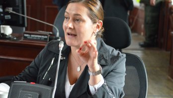 Concejal Angela Garzón envió carta al Alcalde Enrique Peñalosa, en rechazo a iniciativa de cobrar nuevo impuesto a propietarios de vehículos particulares Concejal Angela Garzón envió carta al Alcalde Enrique Peñalosa, en rechazo a iniciativa de cobrar nuevo impuesto a propietarios de vehículos particulares