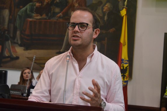 <p>Transmilenio violaría ley sobre combustibles limpios con nueva licitación de buses</p>