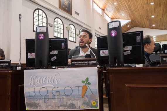 <p>Bogotá, ¿ciudad condenada a ser un baño público a cielo abierto?</p>