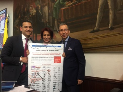 <p>MIRA solicita más cicloparqueaderos, baños con duchas y préstamo de bicicletas en el Concejo de Bogotá</p>