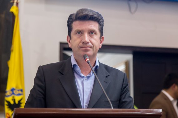 <p>No veremos buses eléctricos rodando en Bogotá, si los 400 puntos para tecnologías limpias en transmilenio no se dan en su totalidad a cero emisiones</p>