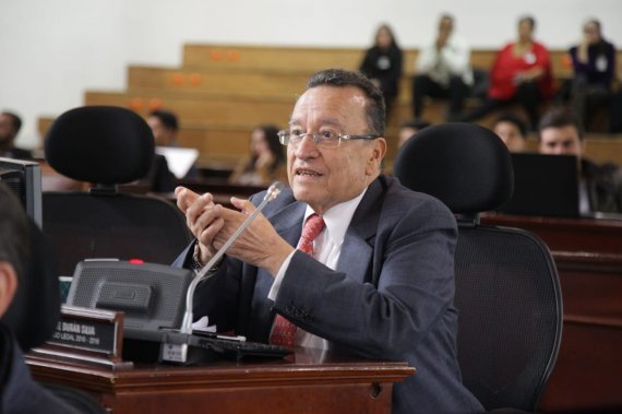 <p>La Administración Distrital solo busca dejar endeudada la ciudad con Proyectos que no cuentan con el debido criterio técnico y legal</p>