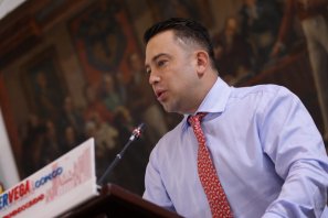 EL CONTRALOR DEBE AUSENTARSE DE SU CARGO