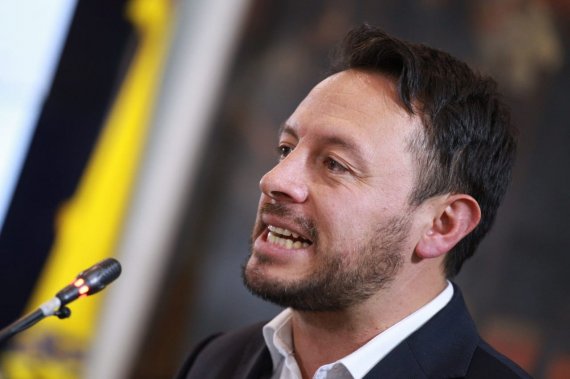 <p>Insostenible permanencia del Contralor de Bogotá Juan Carlos Granados. ¡Debe renunciar ya!</p>