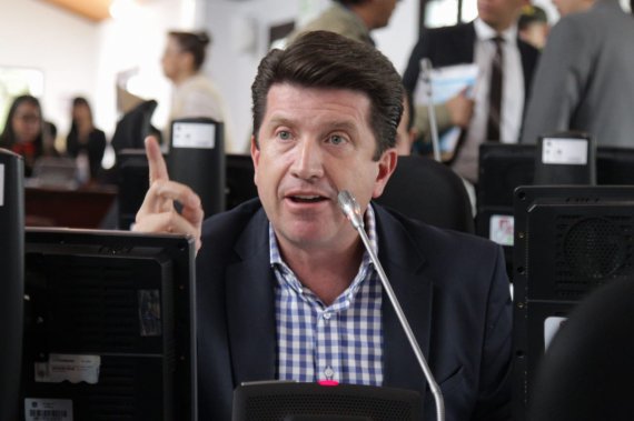 <p>Bogotá tomada por los puñales</p>