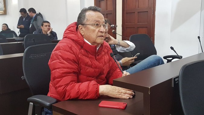 <p>La fisura de poco más de un metro que tiene en peligro a familias del barrio Caracolí</p>