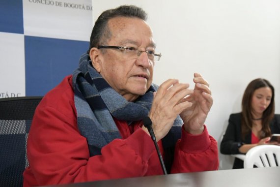 <p>Confiscan mercancía y cierran 11 locales comerciales en suba</p>