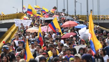 Marchemos, paremos y construyamos