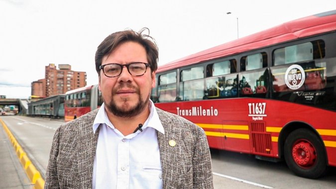 <p>“Bogotá merece mejores opciones de movilidad”: Diego Cancino frente a la adjudicación del Transmilenio por la Avenida 68 </p>