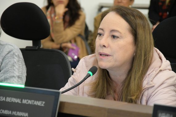 <p>”No nos van a callar” Ana Teresa Bernal, Concejal de Bogotá, Colombia Humana UP MAIS</p>