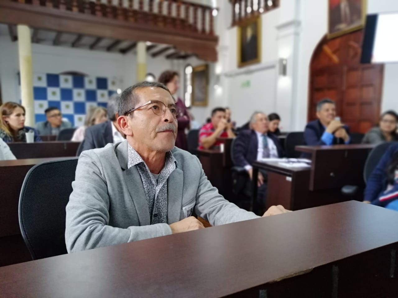 reunión en el recinto Lara