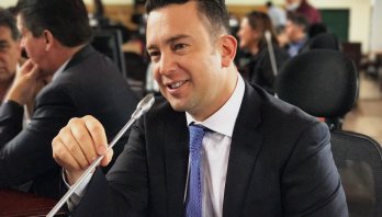 Fallo de segunda instancia por denuncia de audios, que revelaban medidas a adoptarse frente al contrato del relleno de Doña Juana, las cuales ponían en riesgo la prestación de servicio, revocó el amparo concedido a uno de los participantes