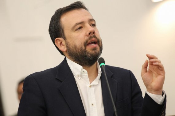 <p>Plan para reducir progresivamente la tarifa de transporte  público al usuario en Bogotá</p>