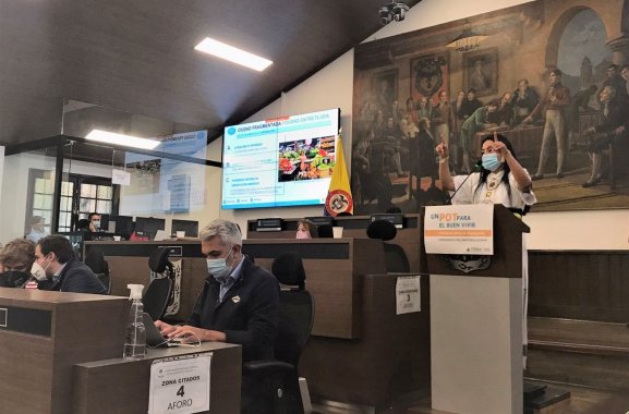 <p>Concejala de Bogotá Ati Quigua, propone Moción de Observación al Director General del Instituto para la Economía Social (IPES), Libardo Asprilla Lara, en el marco del Debate de Control Político de la Oposición sobre La Cultura y el Patrimonio en el POT</p>