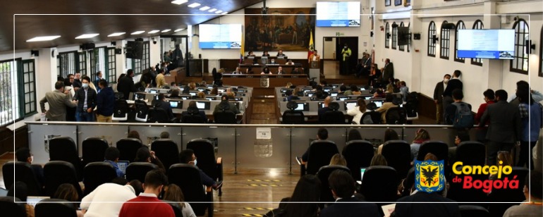 <p>En la Plenaria del Concejo de Bogotá se aplaza la continuación del debate sobre las víctimas de la violencia</p>