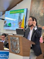 Incompatibilidad de Enrique Gil Botero para emitir el concepto del Metro y otras falencias denunció el concejal de Bogotá Julián Sastoque
