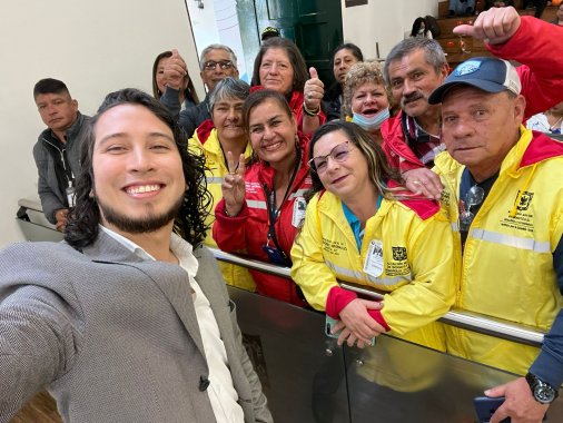 <p> Comenzó la discusión para dar voz a los vendedores informales del Distrito</p>