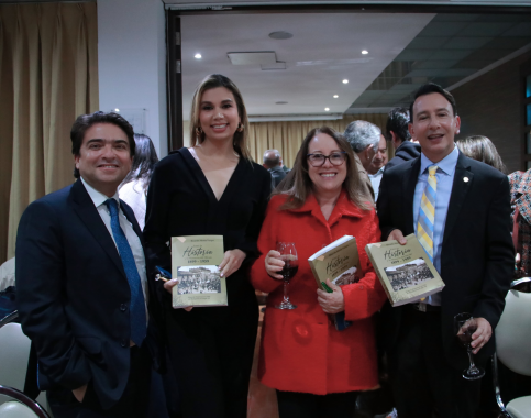 <p>Concejala  Ana Teresa Bernal resalta la importancia de la Paz y la Memoria Histórica en la presentación del libro 'Entre la Historia y la Memoria del Olvido'</p>